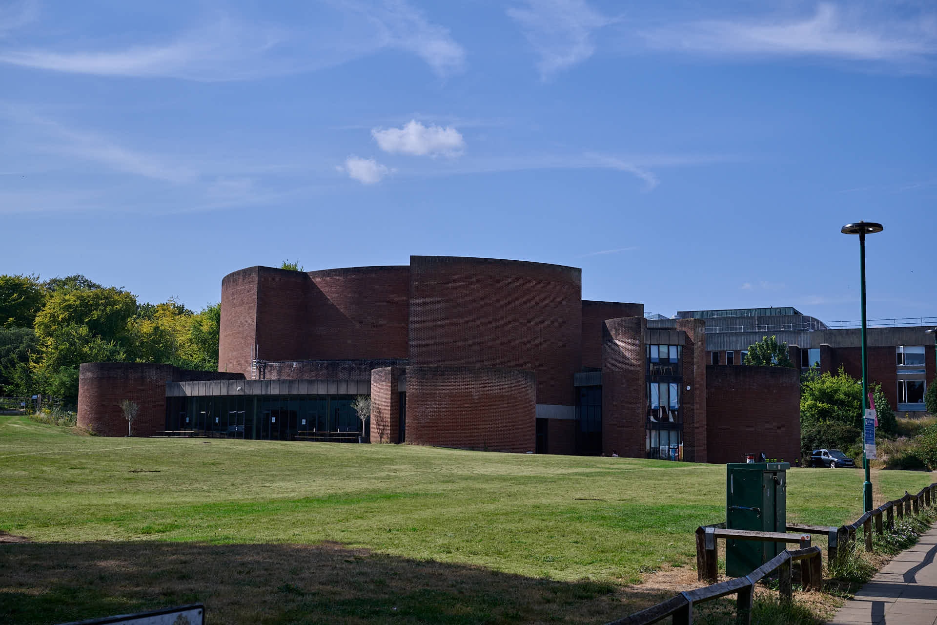 UNIVERSITY OF SUSSEX FALMER CAMPUS - CLASSIC 13